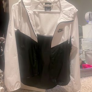NIKE WINDBREAKER JACKET